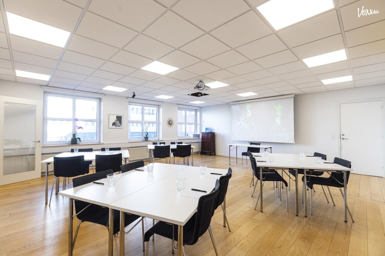 Lokale 1 hos MBK - Lokale med morderne udstyr til møder og konferencer