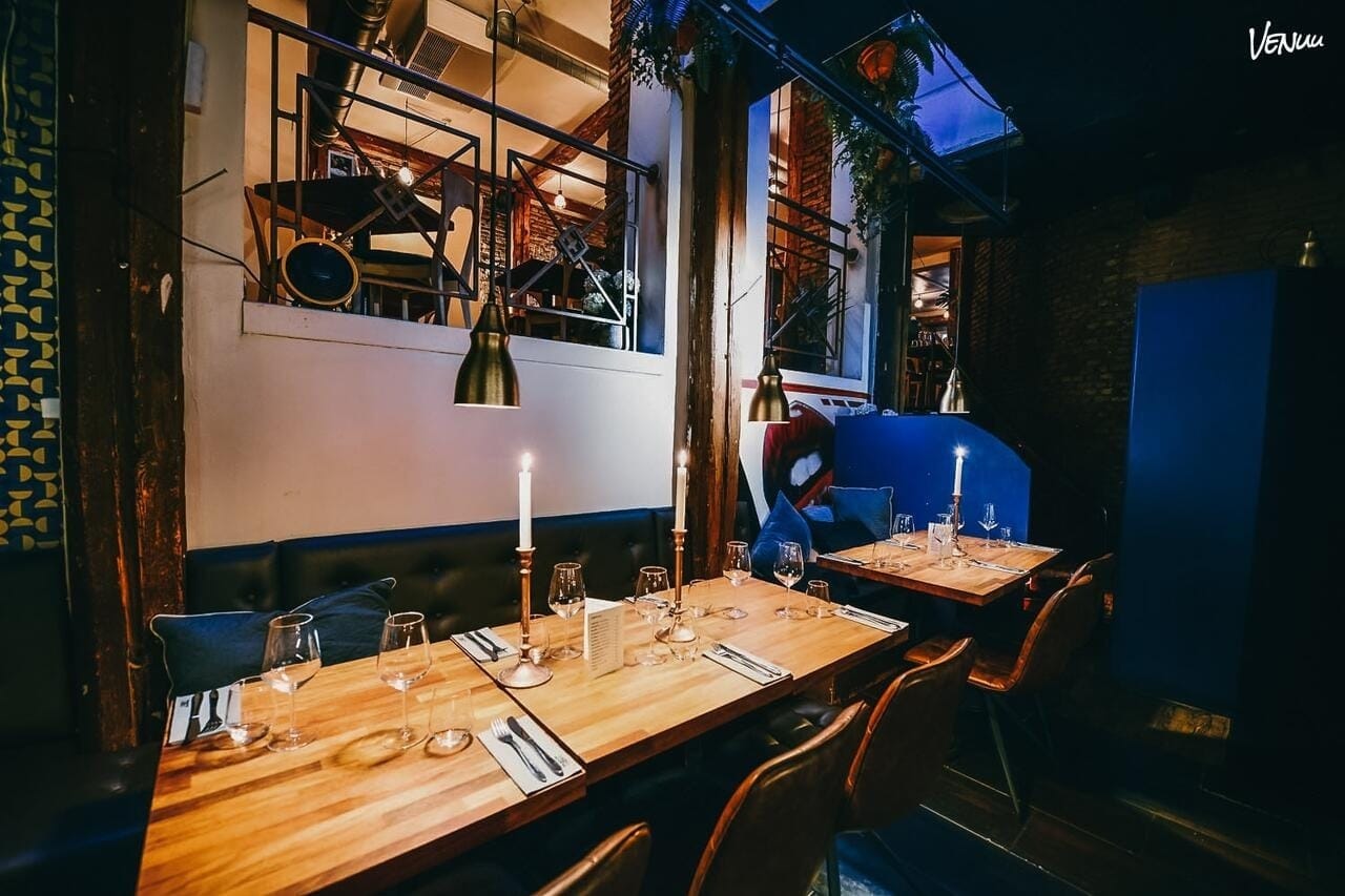 Hyggelig restaurant med privat lokale, perfekt til små selskaber og fester.