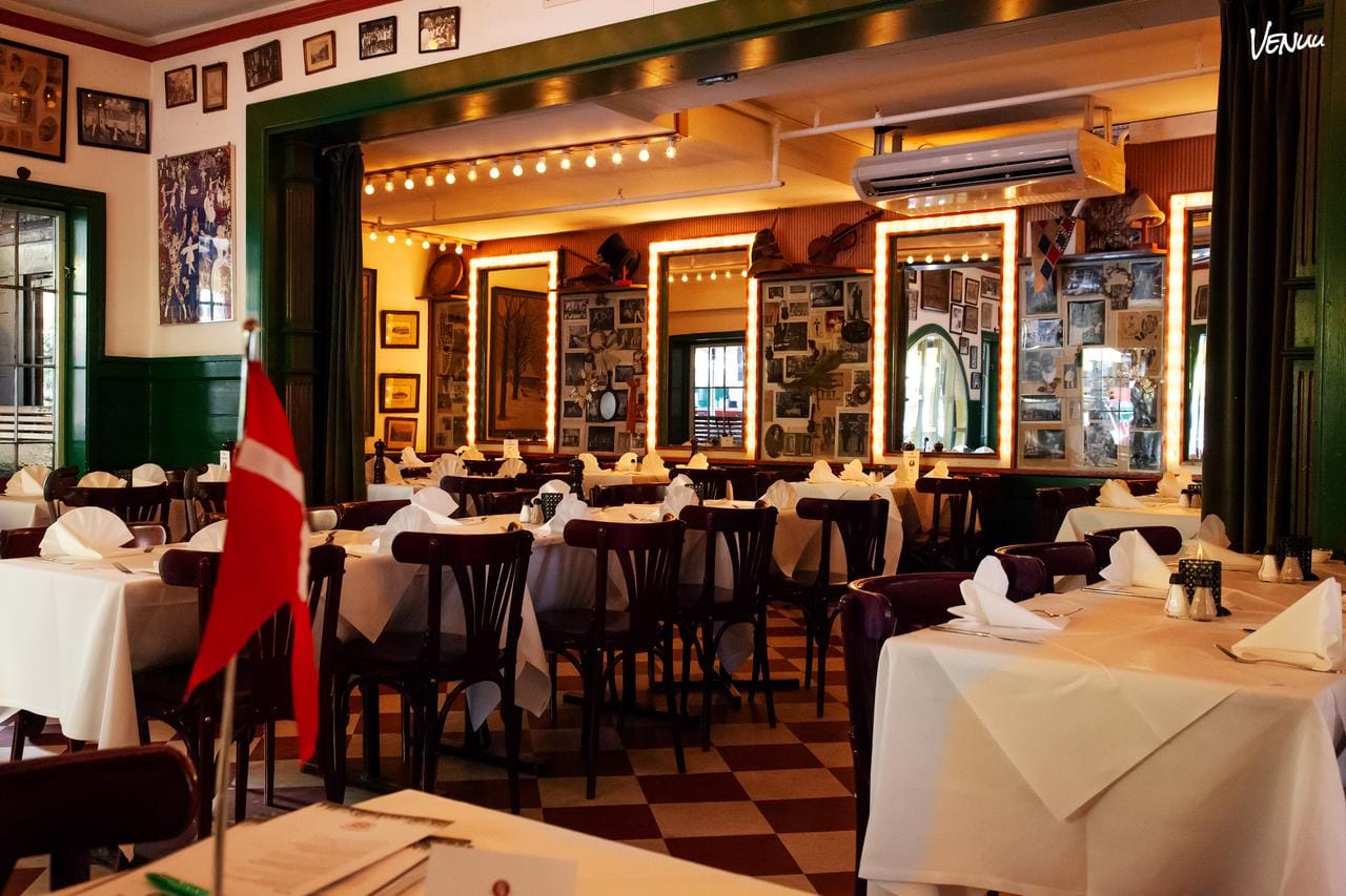 Klassisk restaurant i Tivoli med hyggelig juleatmosfære og lækker mad