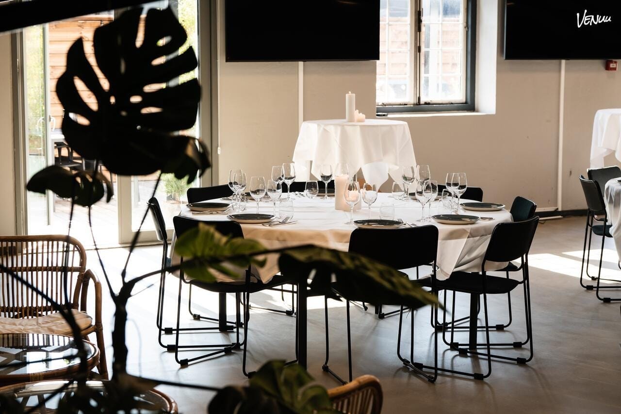 Hyggeligt og charmerende mødelokale med rustik indretning og afslappet stemning.