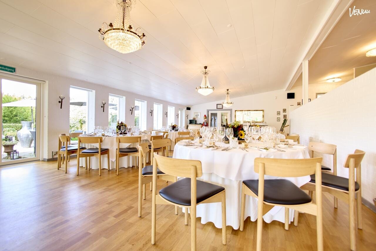 Fladbro Kro – Havesalen – lyst og naturskønt konferencelokale med afslappende omgivelser.