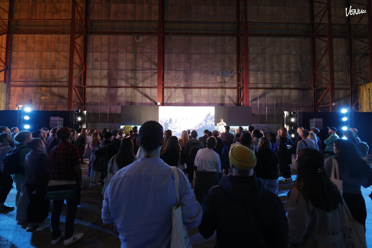 Stort industrielt venue i Tunnelfabrikken med kant og moderne vibe