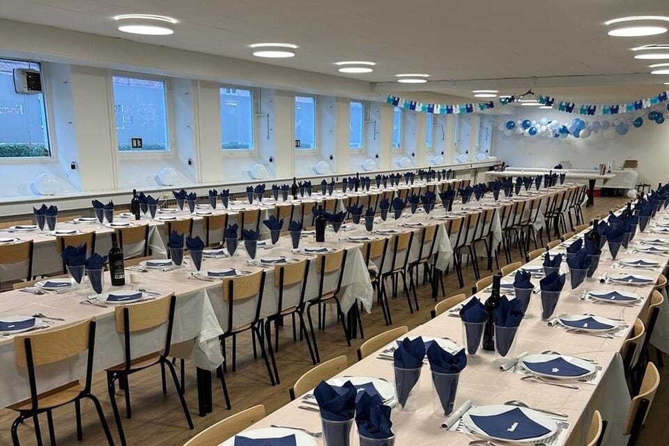 Unikt selskabslokale med padelbaner og mulighed for egen mad og drikke.