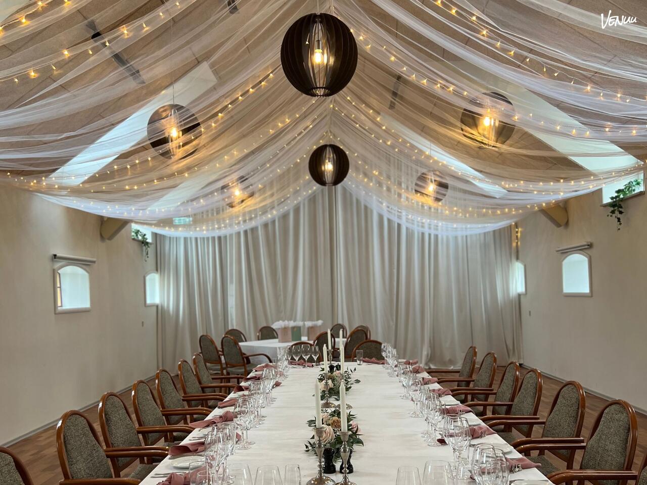 Eksklusivt bryllupslokale på Hotel BramslevGaard med luksuriøse rammer.