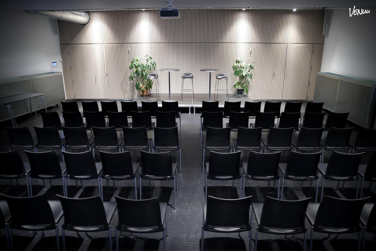 Salen – rummeligt og fleksibelt konferencelokale til store arrangementer og events.