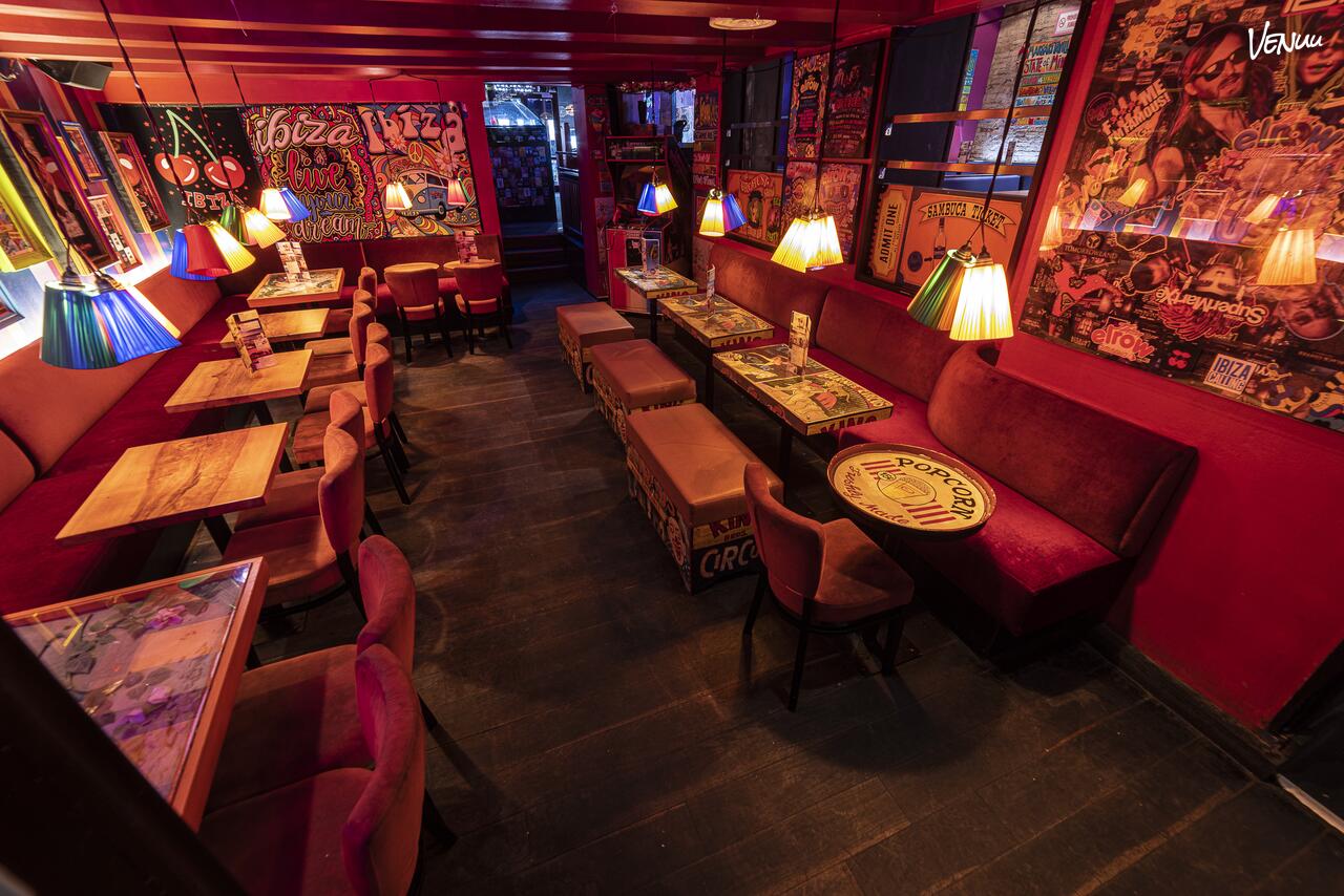  Tropisk festlokale med beach club vibes og afslappet stemning til julefrokoster.