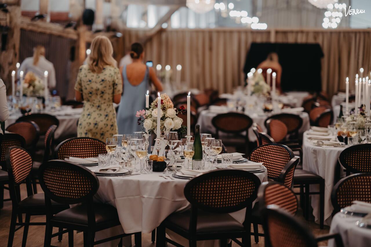 Smukt selskabslokale på Mollerup Gods med historisk charme.