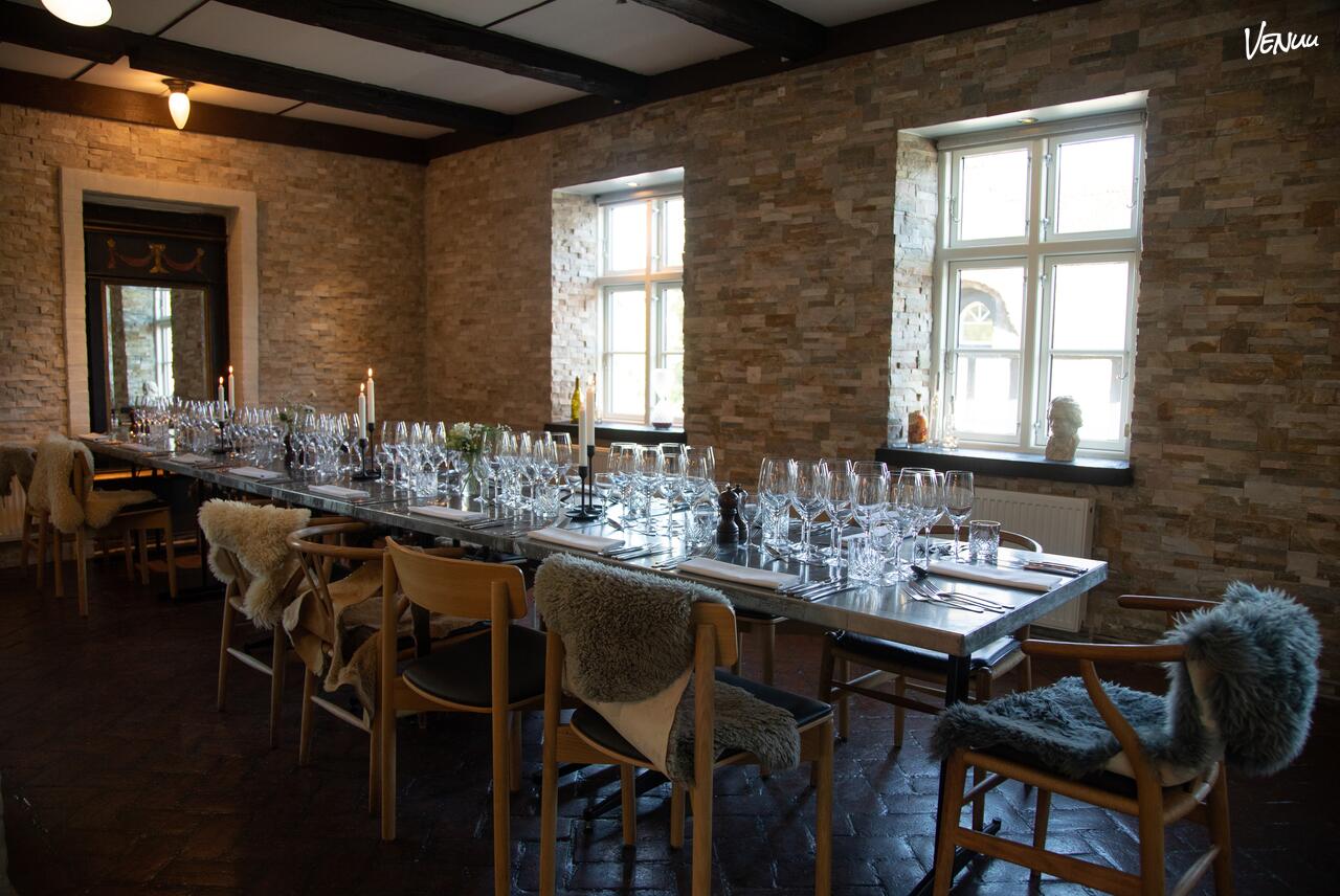 Fladbro Kro – Krostuen – autentisk, hyggelig kro med klassisk interiør til bryllupper.