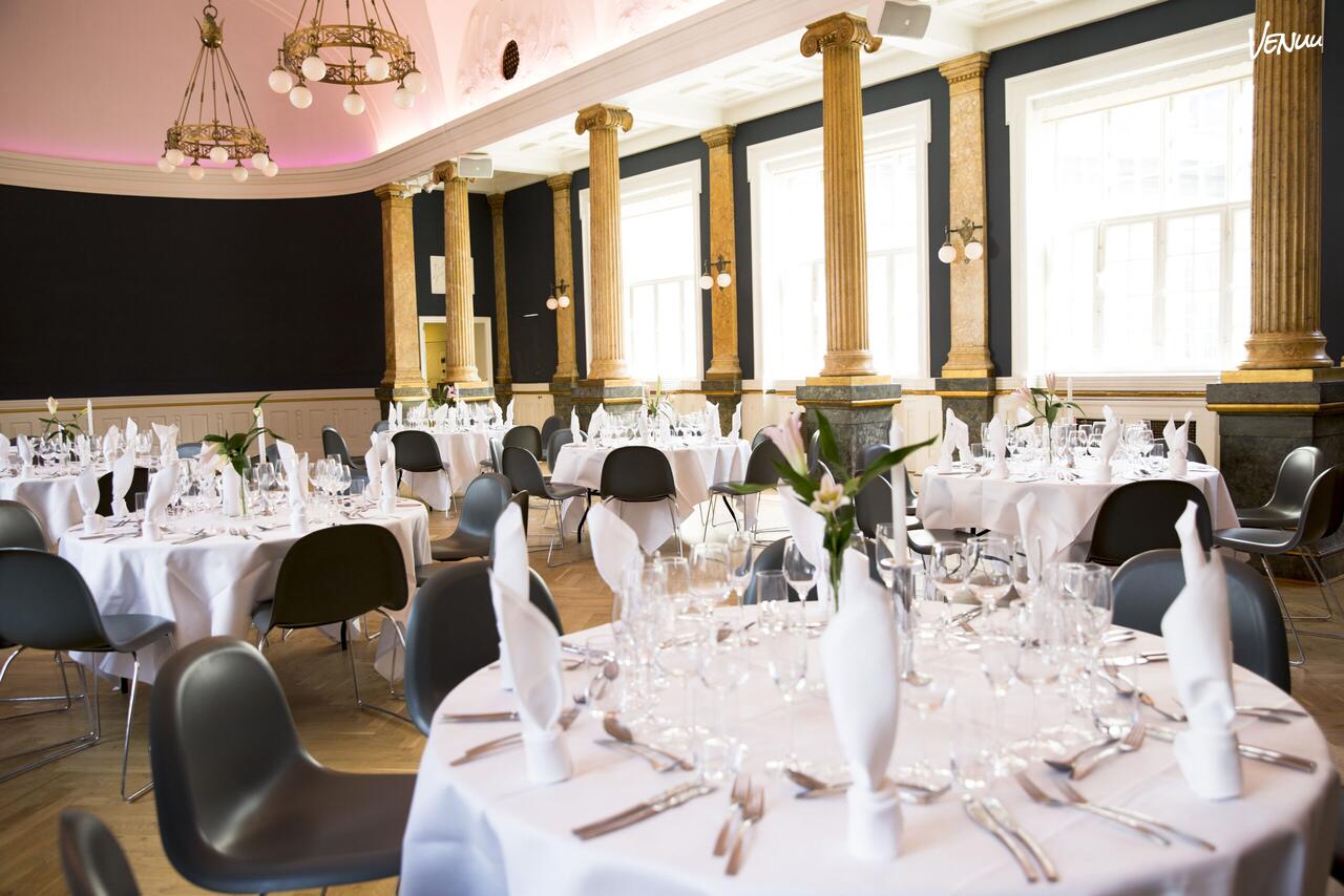 Kosmopol – Festsalen – storslået eventrum i København med klassisk elegance og high-end finish.