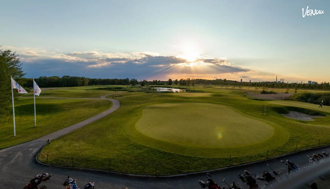 Restaurant Bellavista – elegant bryllupslokale med udsigt til grøn natur og lækker mad.