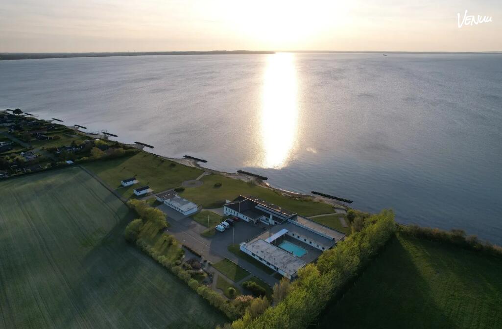 Sct. Knudsborg – selskabslokale med fjordudsigt, perfekt til romantisk bryllup i naturen med overnatning.