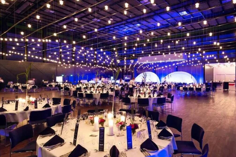 Julefest med plads nok plads hele virksomheden