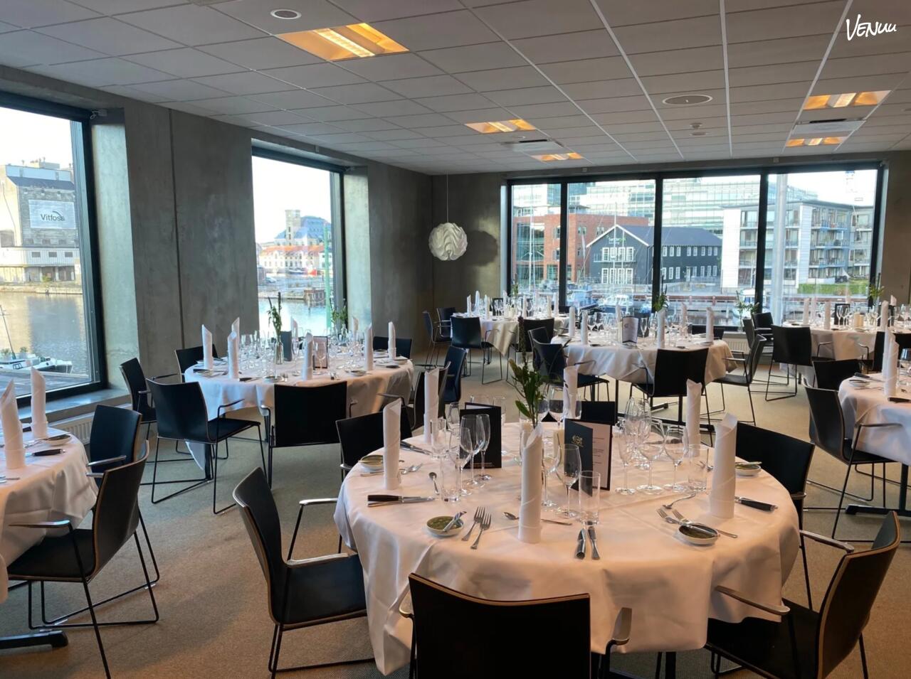 Eksklusivt festlokale i Odense med havudsigt og nordisk stil til julefrokost