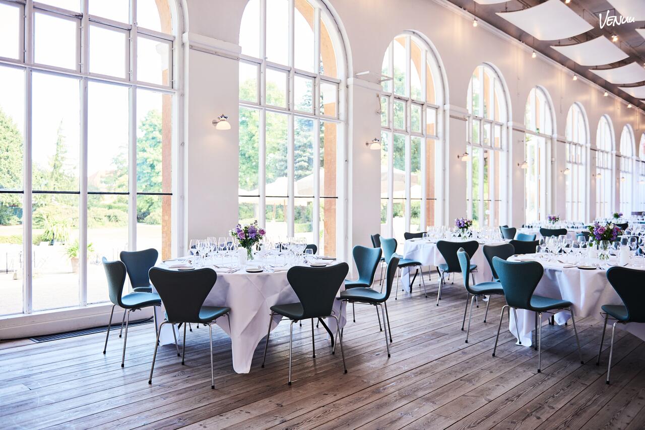 lyst og elegant lokale til over 150 personer