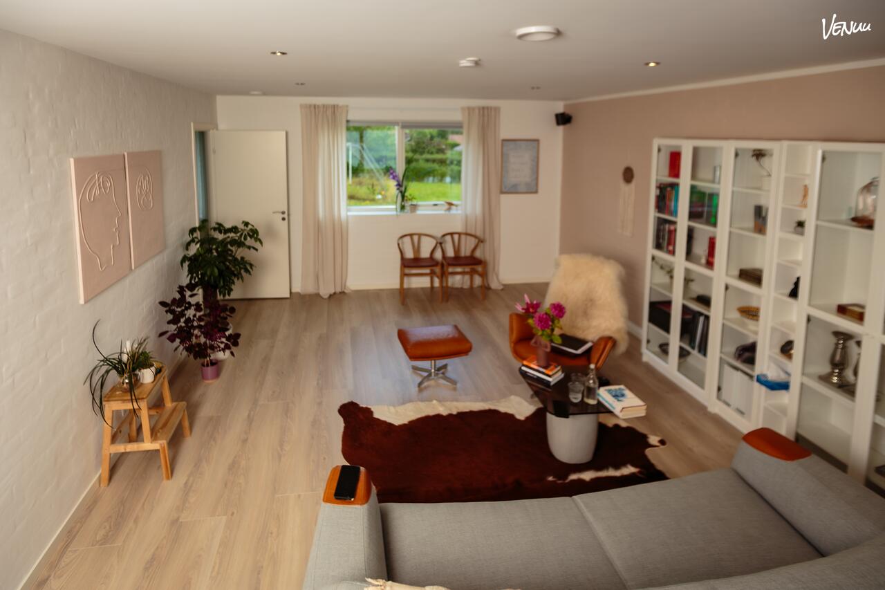 Kursuslokale med rolig atmosfære og terapeutisk indretning i Aarhus centrum