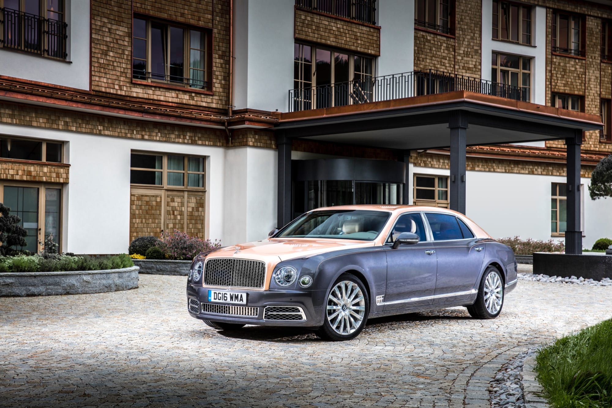 Face Up: The Bentley Mulsanne, a Flagship Saloon for Owner and Chauffeur Alike