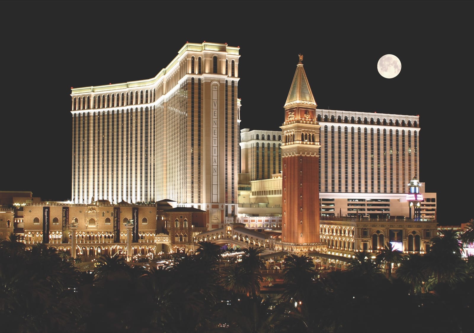 Behind the Baize: Inside Macau's Booming Casinos and the Paiza Mansions' Secret Luxury