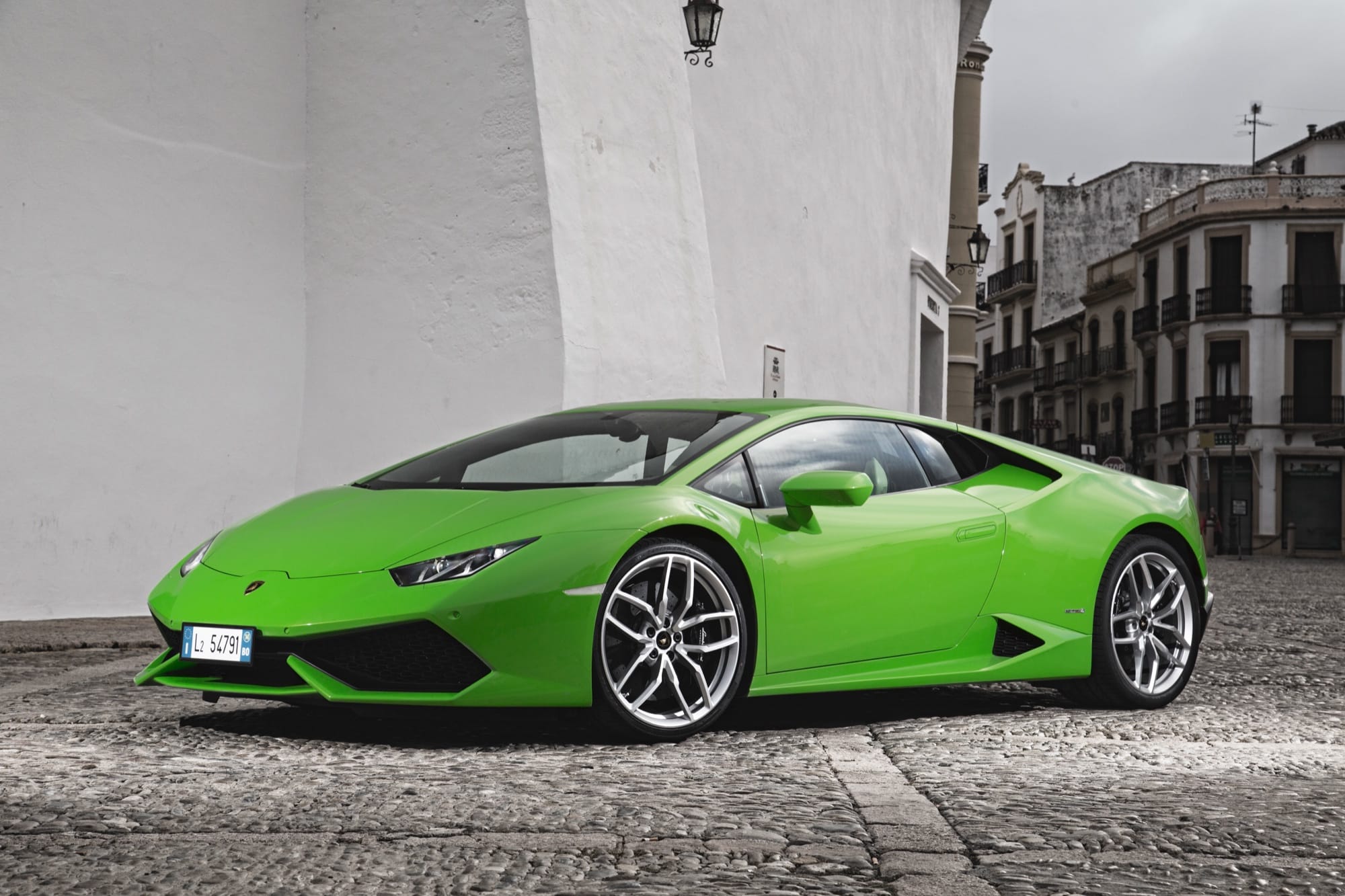 Huracán Season: The Theatre and Thrill of Driving a Lamborghini