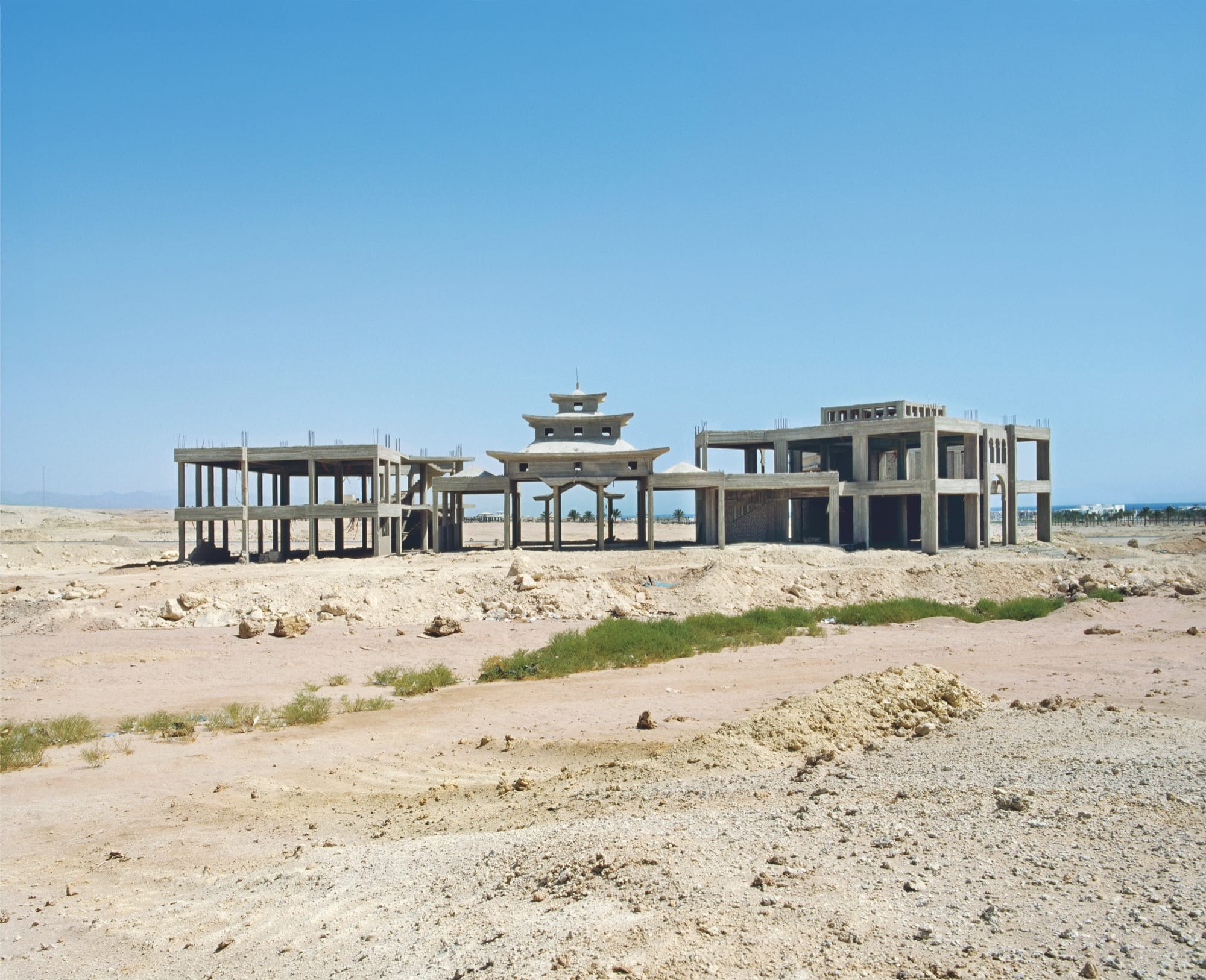 Ghost Town: An Abandoned Palace Rising From the Desert Sands