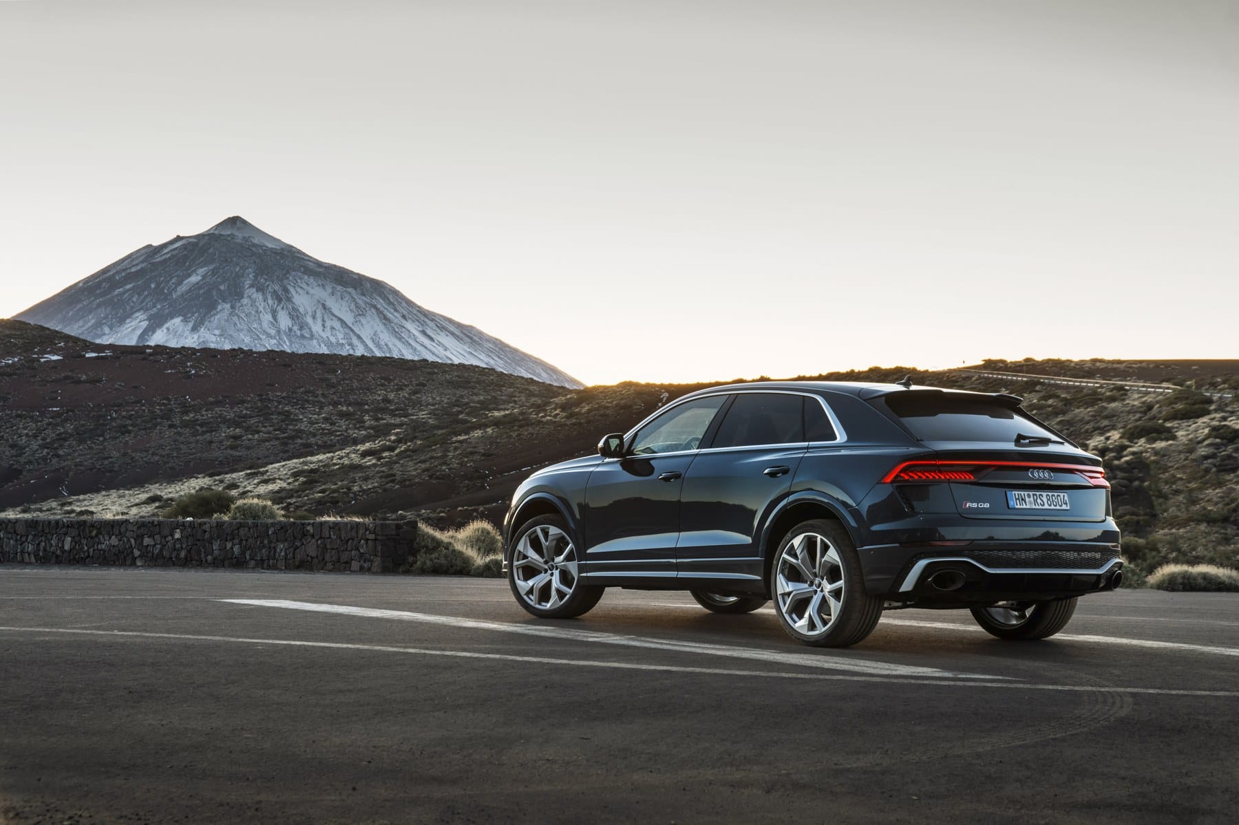 Audi RS Q8: The Twin-Turbo V8 Sleeper That Quietly Outruns Its Rivals