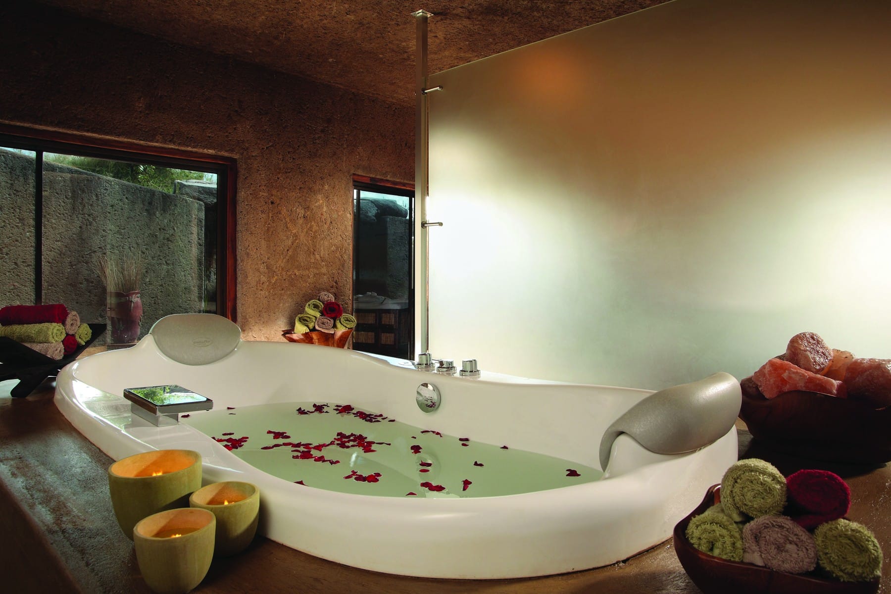 Sabi Sabi Earth Lodge in South Africa is Where You’ll Experience the Safari You Always Dreamt Of