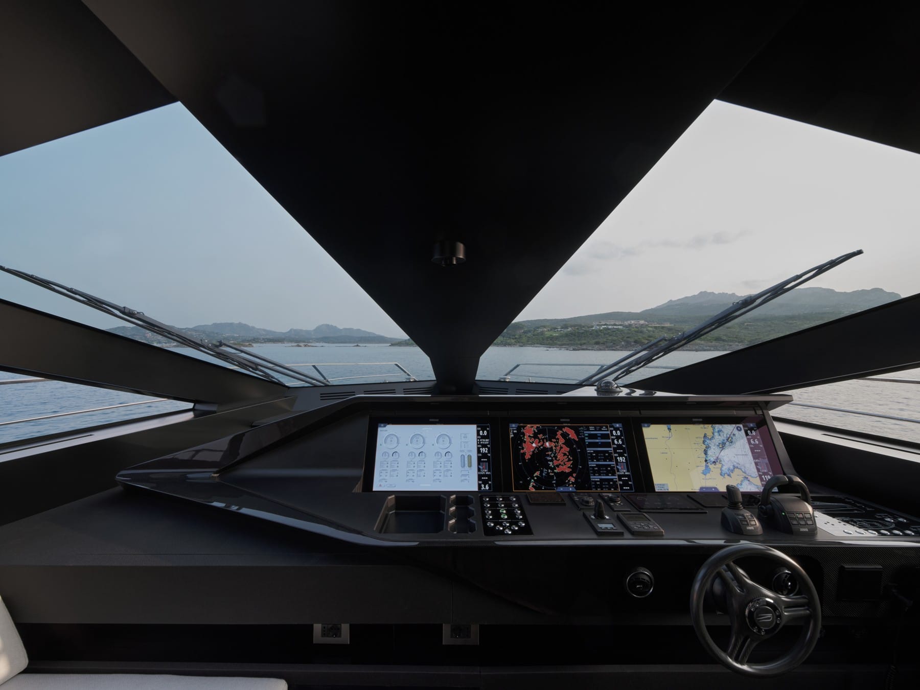 The WallyWHY 150 is a Crossover Wide-Body Boat that’s Far Ahead of its Time