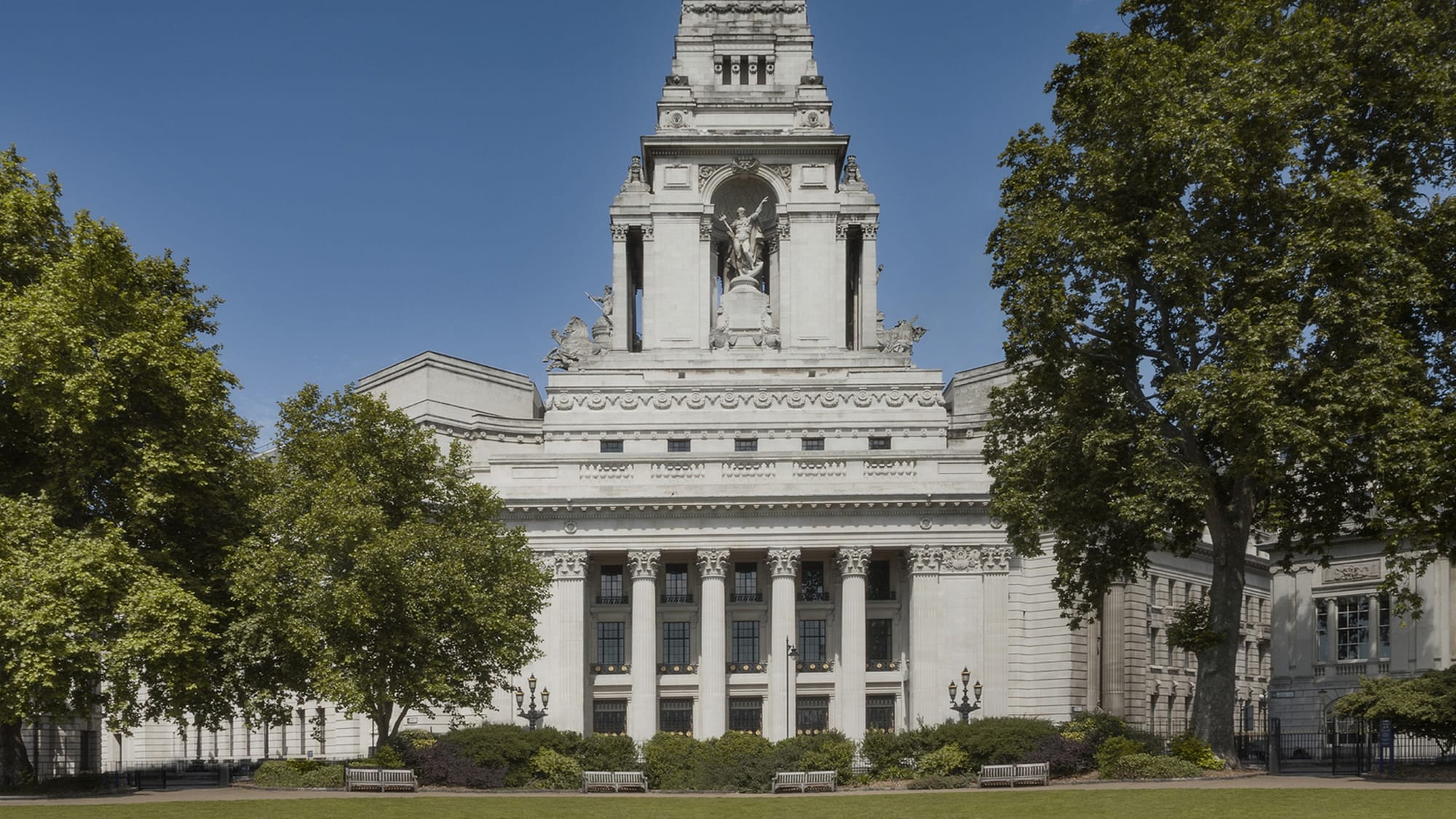 The Four Seasons at Ten Trinity Square is Great Addition to London’s Burgeoning Hotel Choices