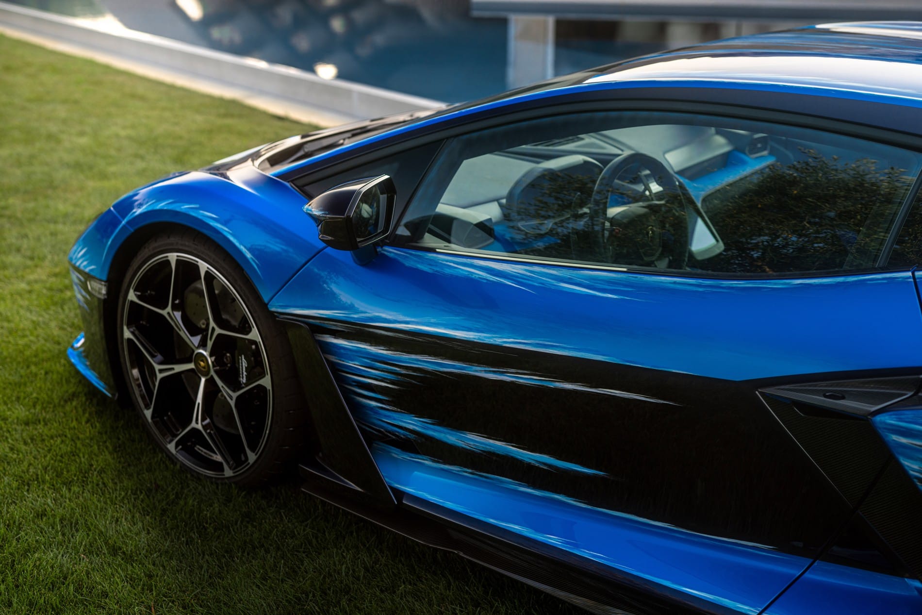 Lamborghini Revuelto