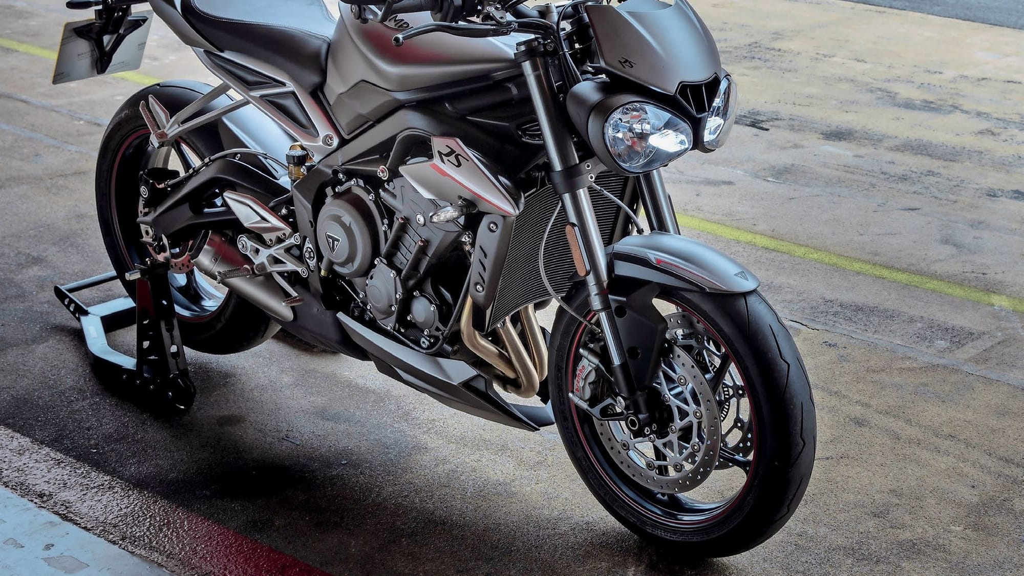 Joy Ride: The Triumph Street Triple RS Redraws the Streetfighter Benchmark