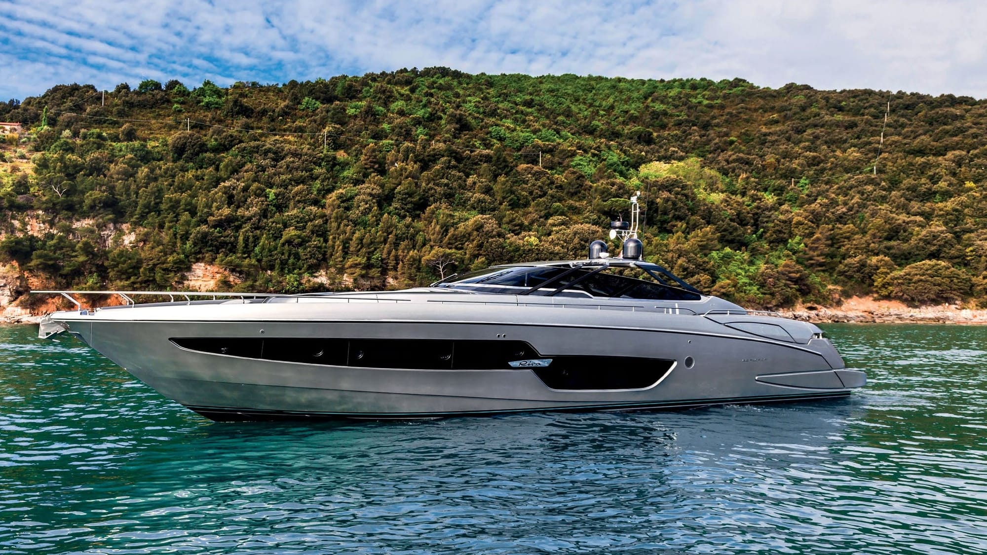 Riva 88 Florida: Mauro Micheli's Convertible-Top Coupe Debuts in Dubai