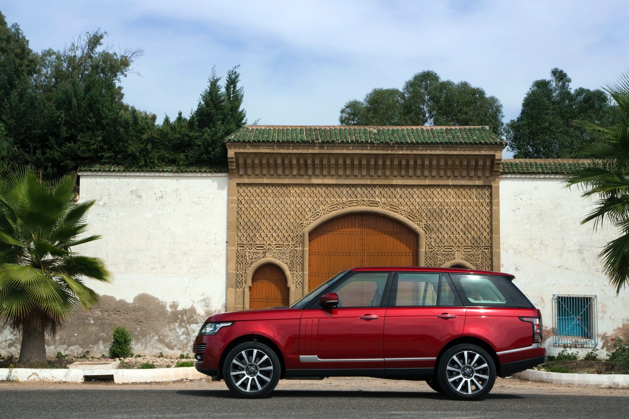A Rover Mission: The 2013 Range Rover and Forty Years of Luxury Off-Roading