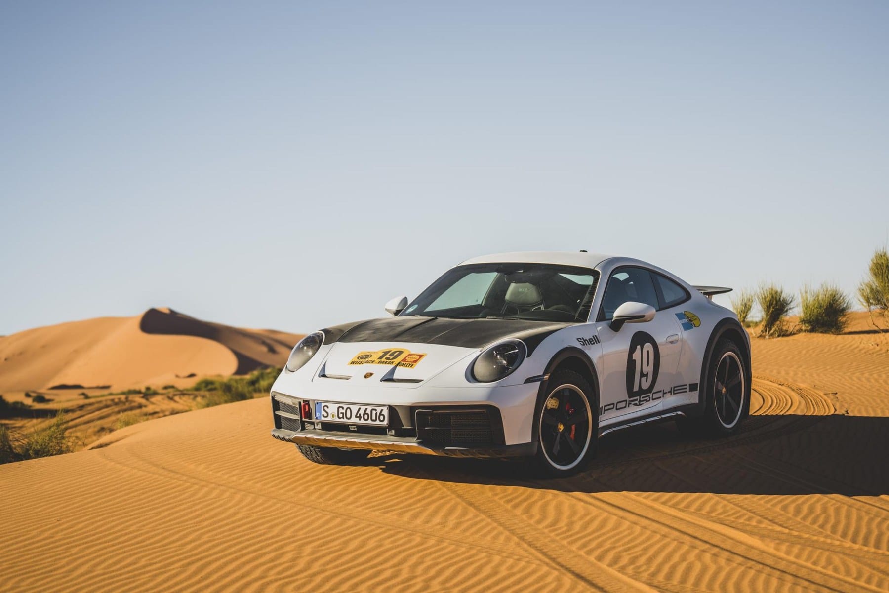 Off Its Hinges: Jeremy Clarkson Takes the Porsche 911 Dakar Off-Road
