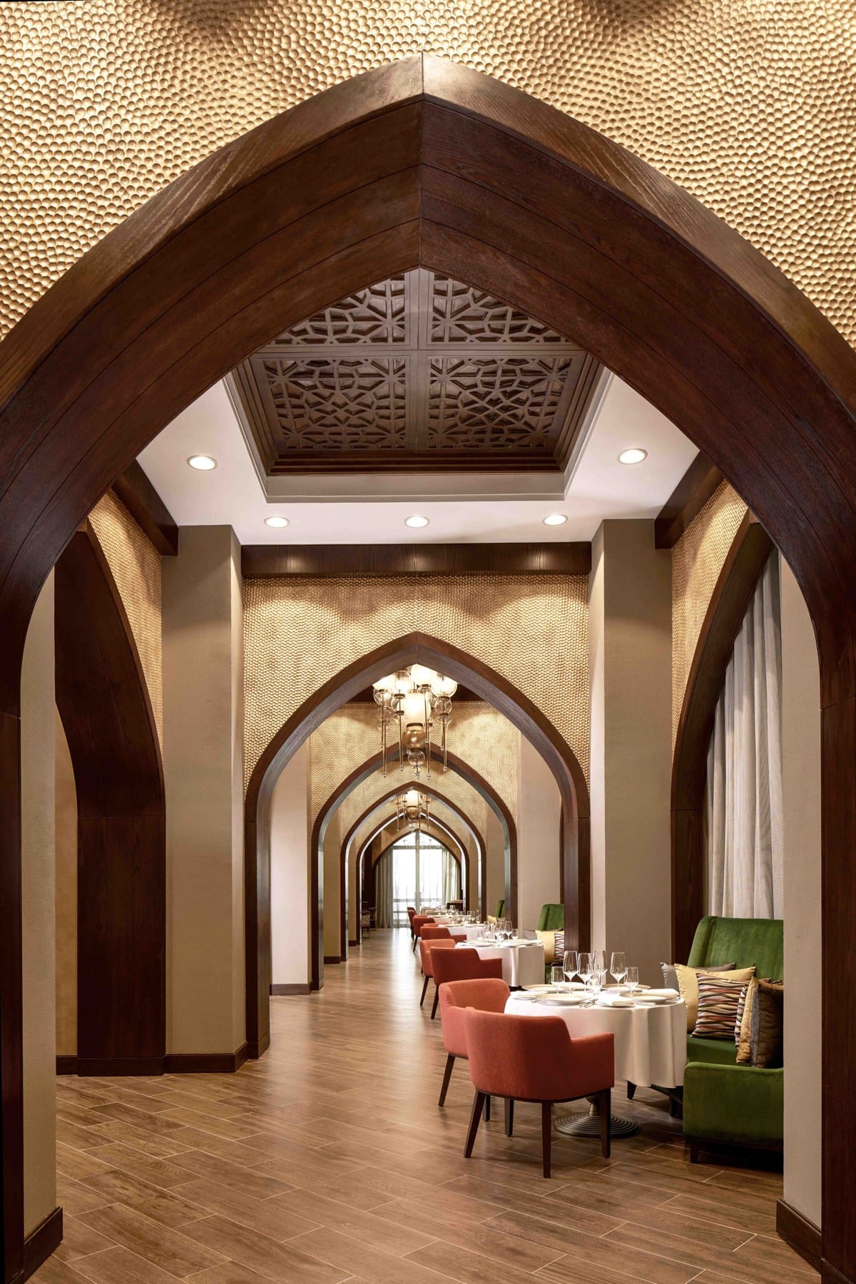 Emirates Palace Mandarin Oriental: Unabashed Opulence on the Abu Dhabi Shore