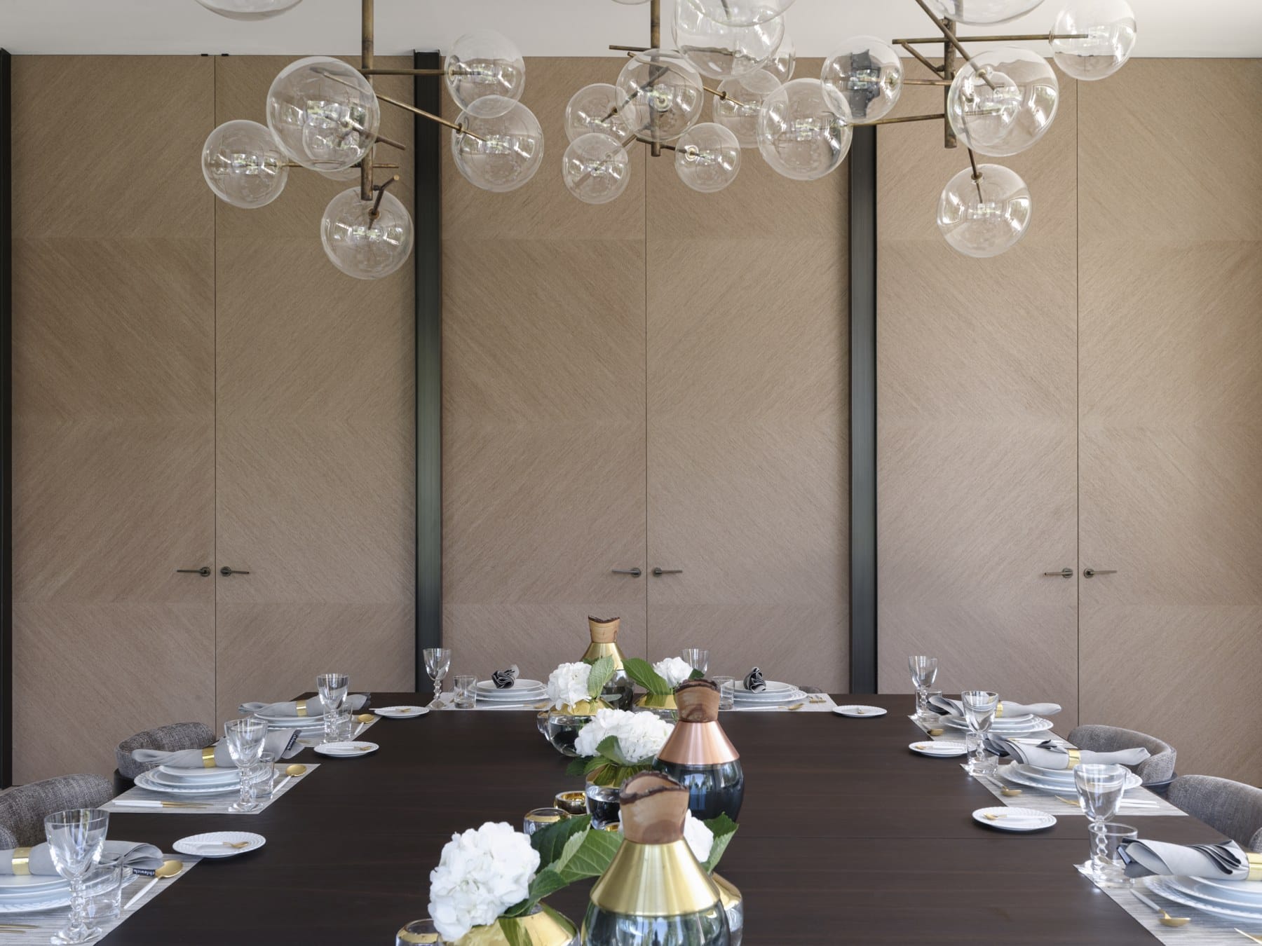 Heartfelt Minimalism: Inside the Tollgårds' First Middle East Home
