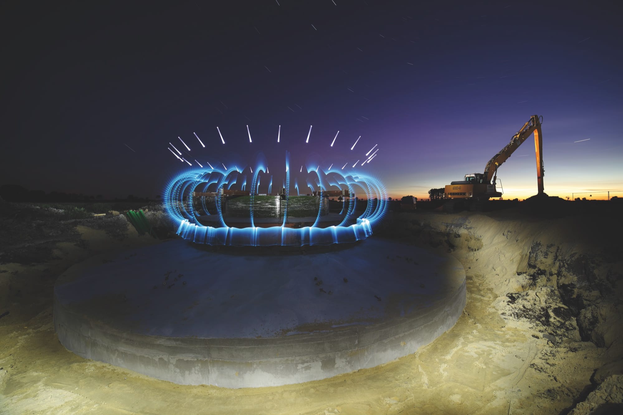 Painting by Lumens: JanLeonardo Wollert and the Art of Light Performance Photography
