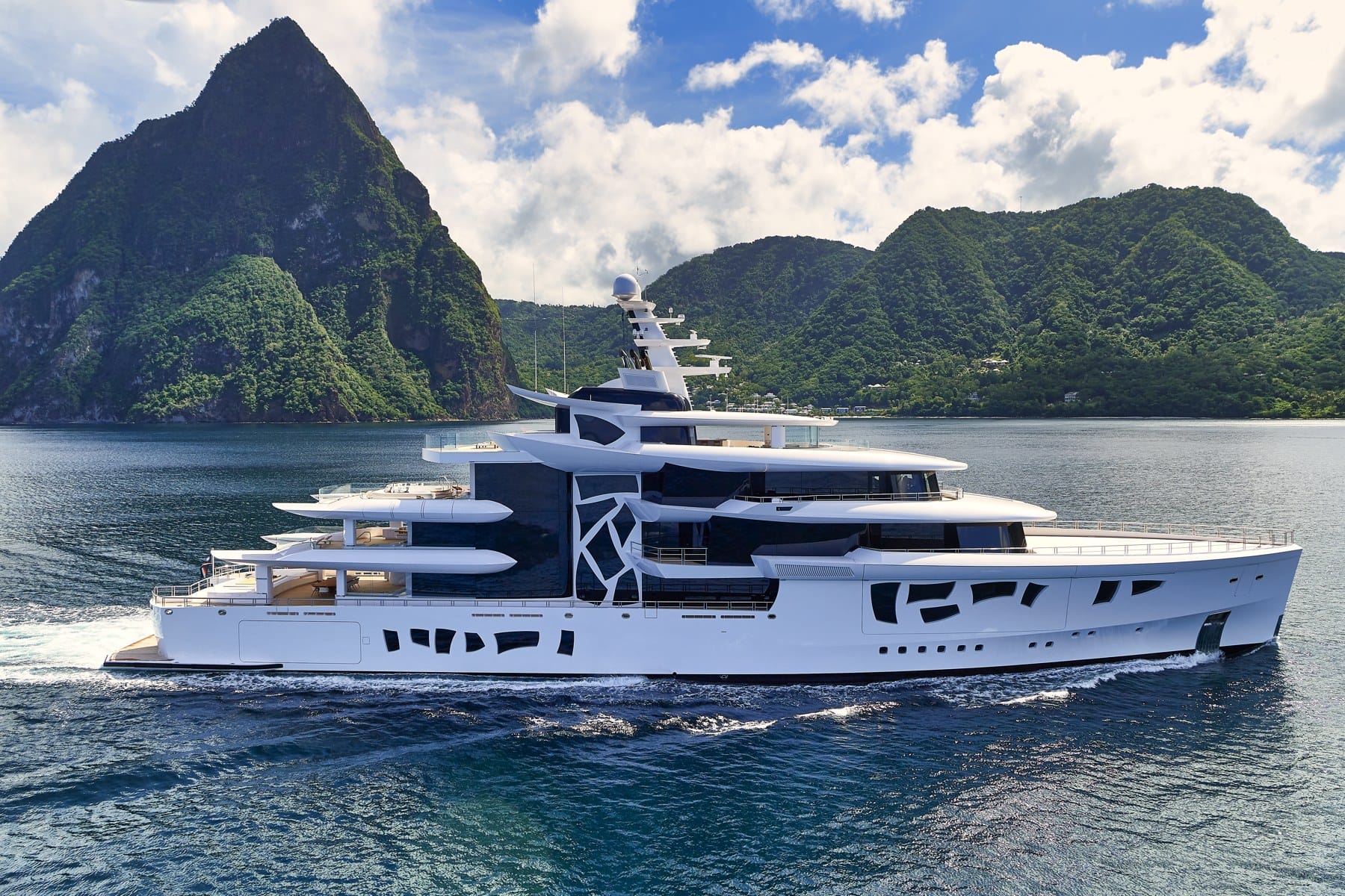 Artefact: The Record-Breaking Diesel-Electric Yacht Built to Break the Mould