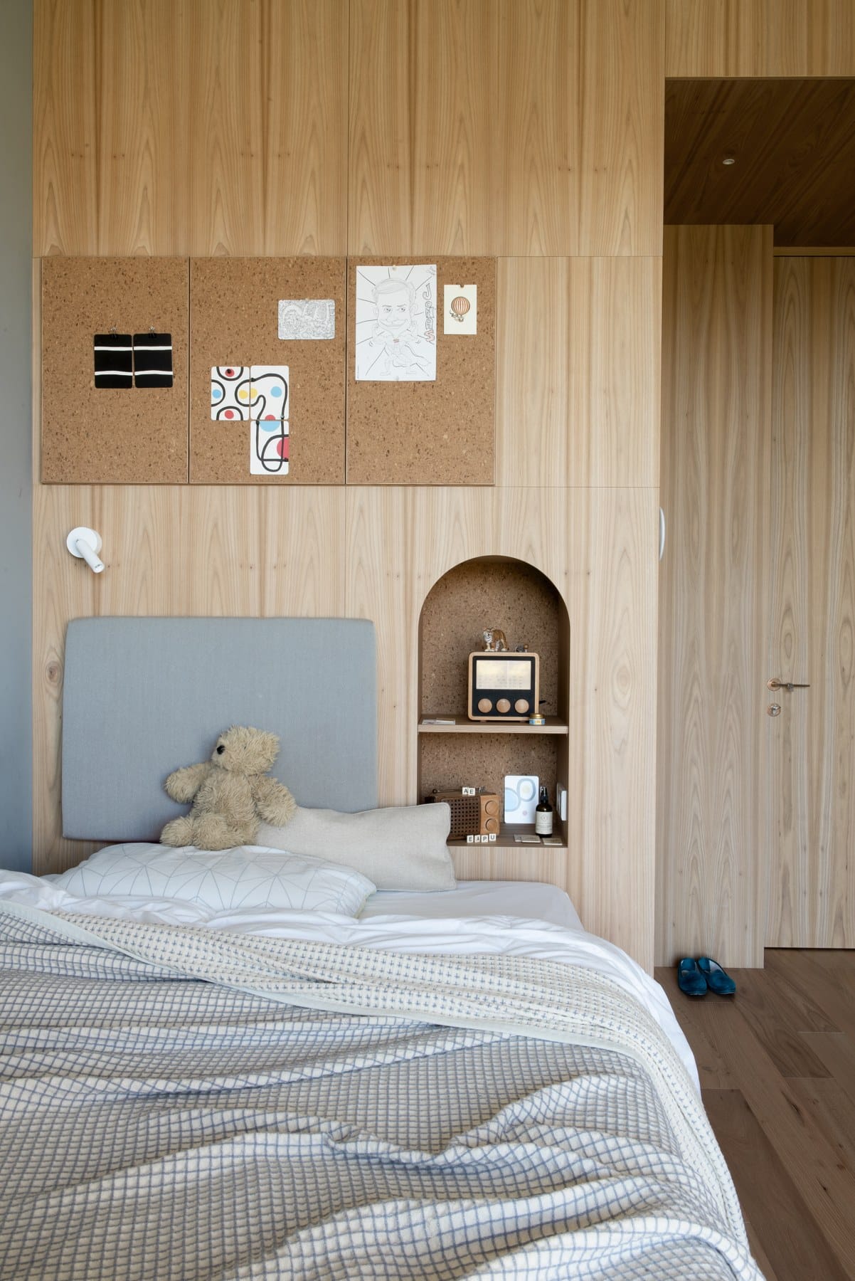 Casa Visibilio: MoDusArchitects Carves a Home Into a South Tyrol Vineyard