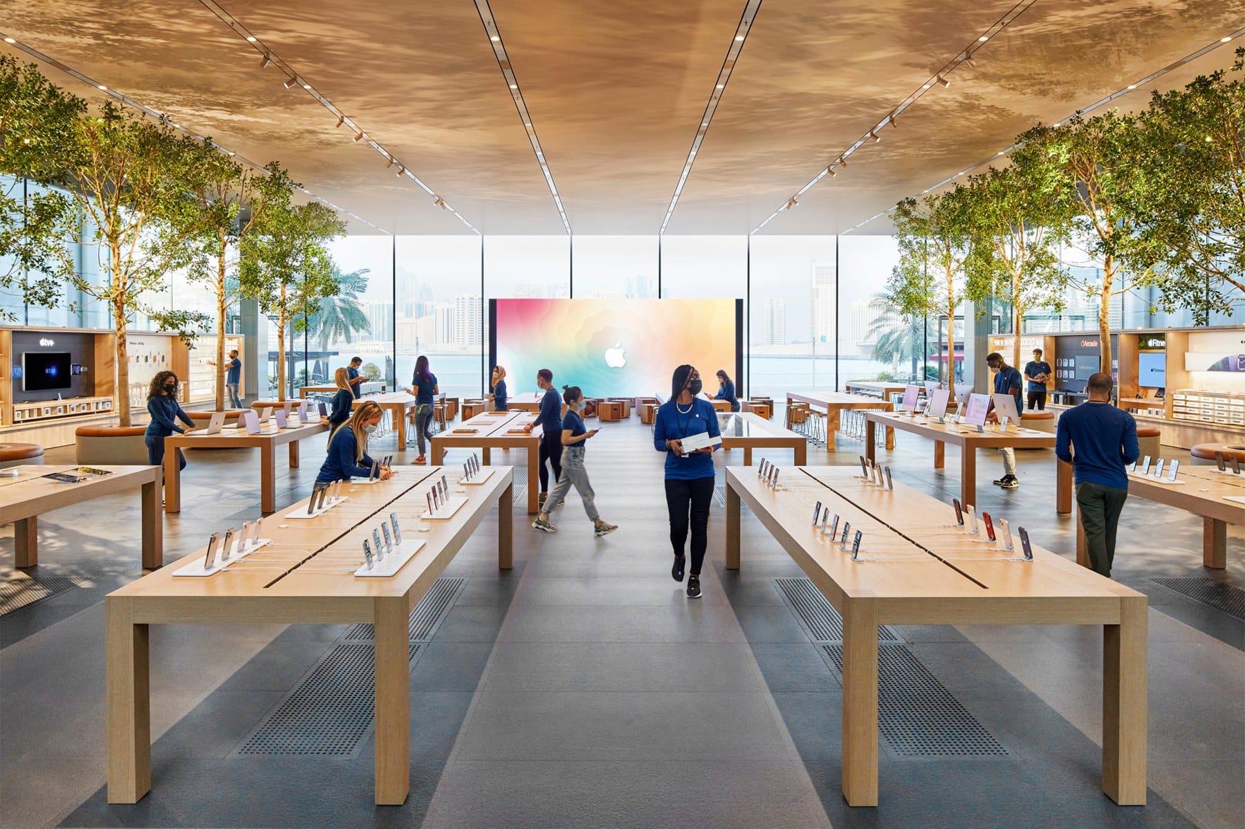 Visual Drama: Apple's Striking New Home on Abu Dhabi's Al Maryah Island