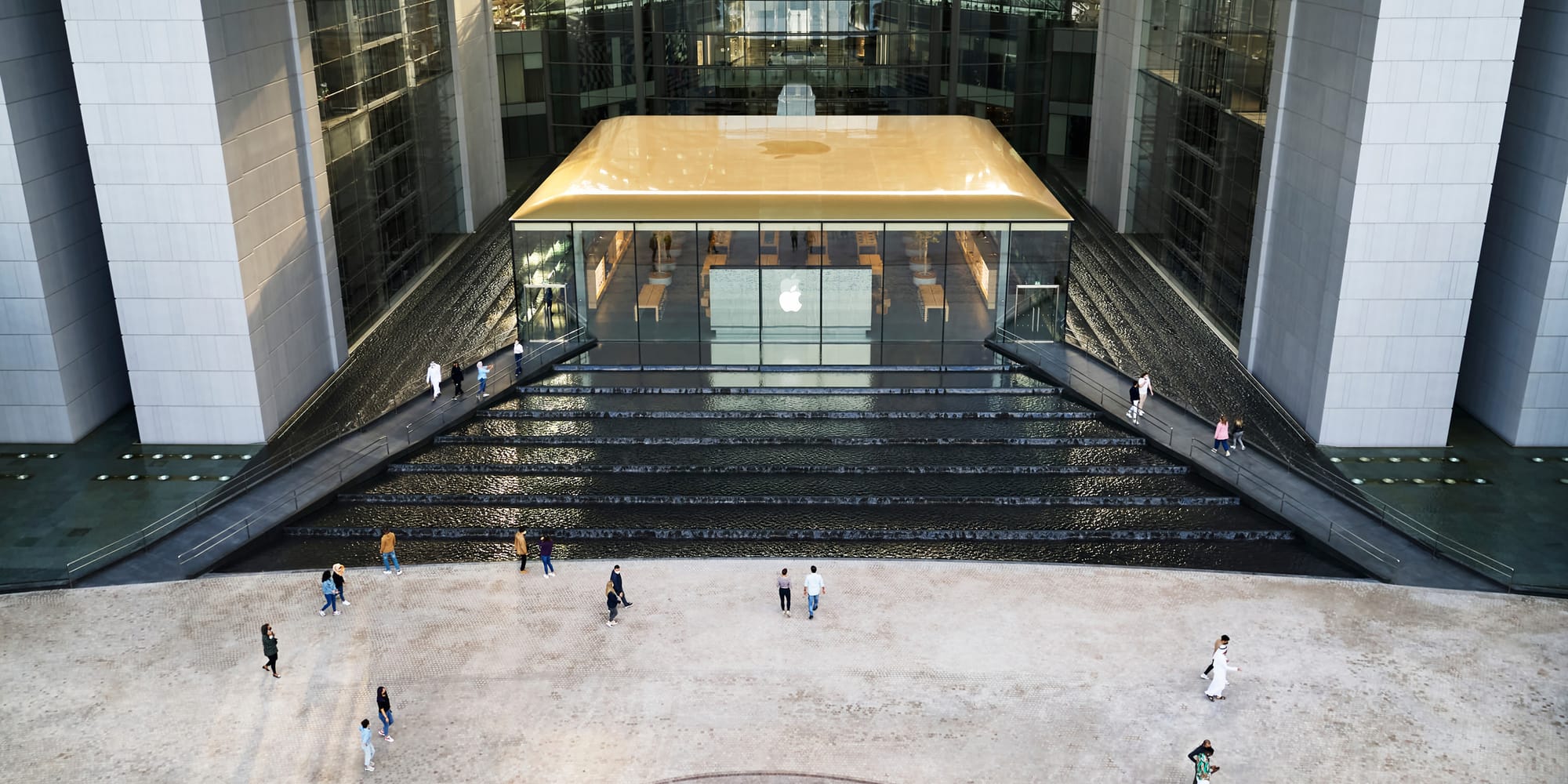 Apple’s Stunning Abu Dhabi Store Turns Shopping Into an Architectural Experience