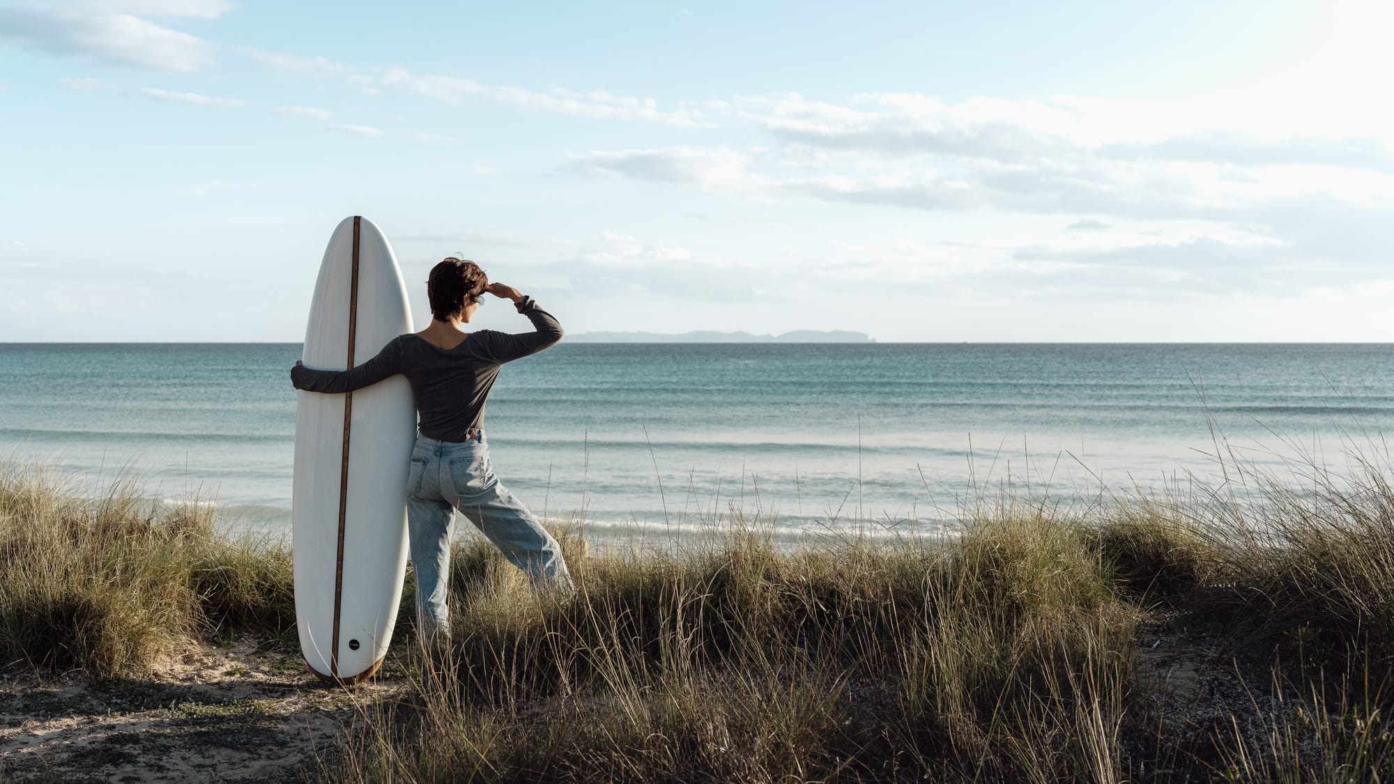 Why We Love Lind's Canvas, the Hypercar of Wave-Free Surfing