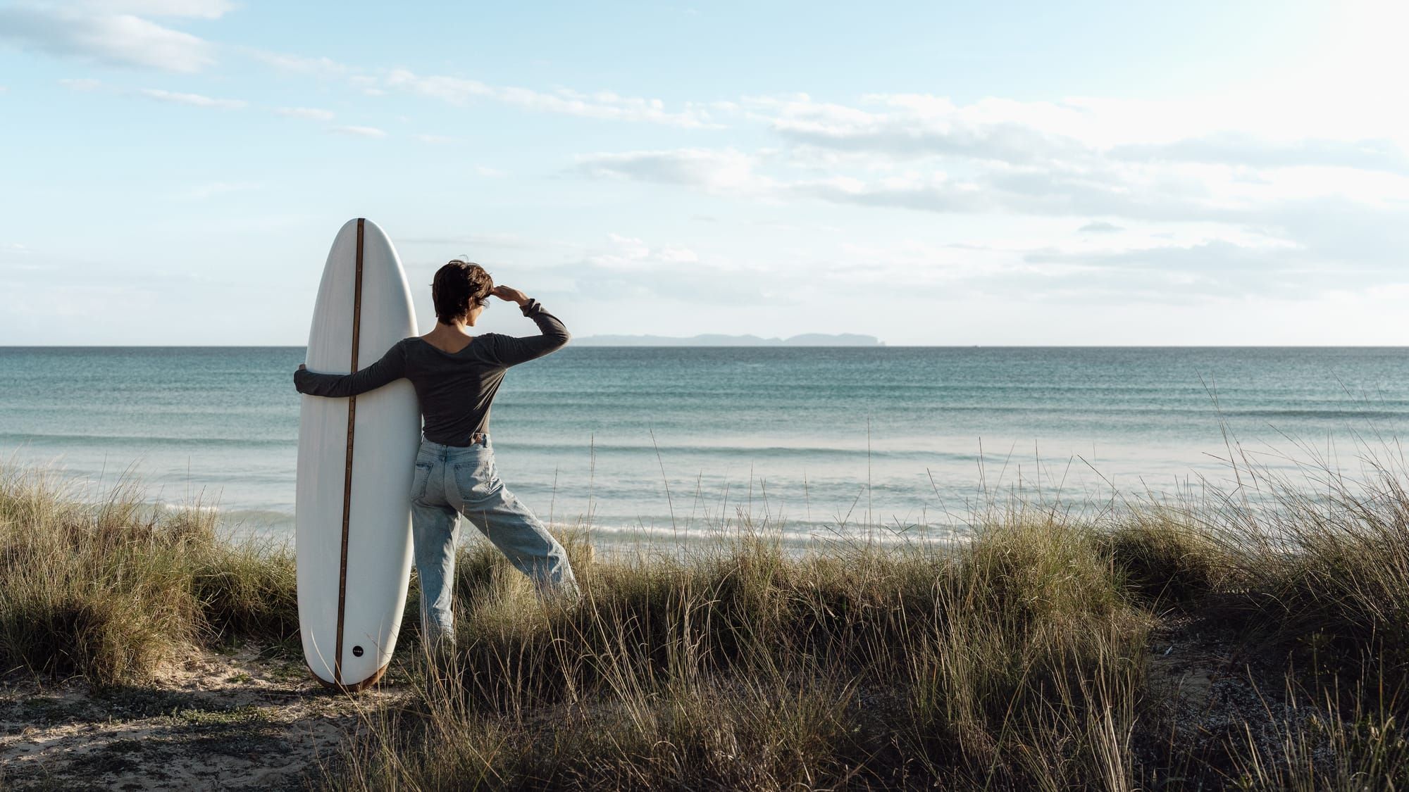 Why We Love Lind's Canvas, the Hypercar of Wave-Free Surfing