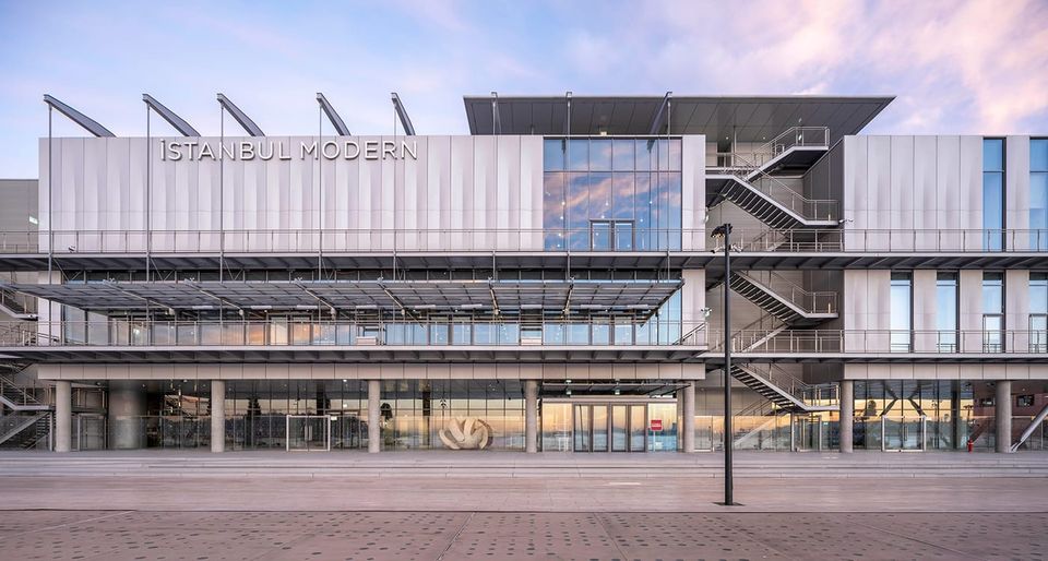 The Strikingly Beautiful Istanbul Modern Museum Has Returned to its Original Location