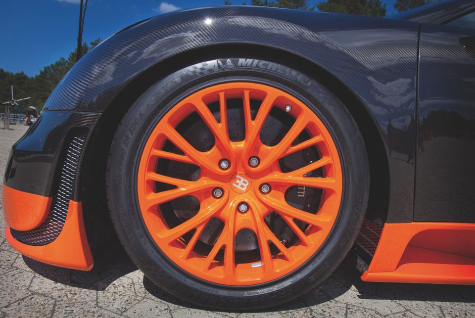 The Fastest Car in the World is the New Bugatti Veyron and it’s Glorious Insanity