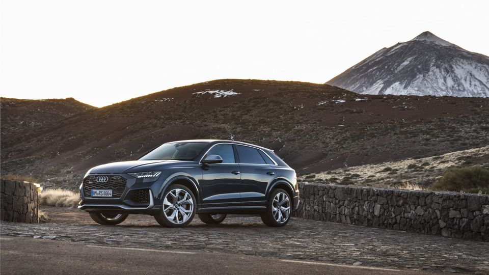Audi RS Q8: The Twin-Turbo V8 Sleeper That Quietly Outruns Its Rivals
