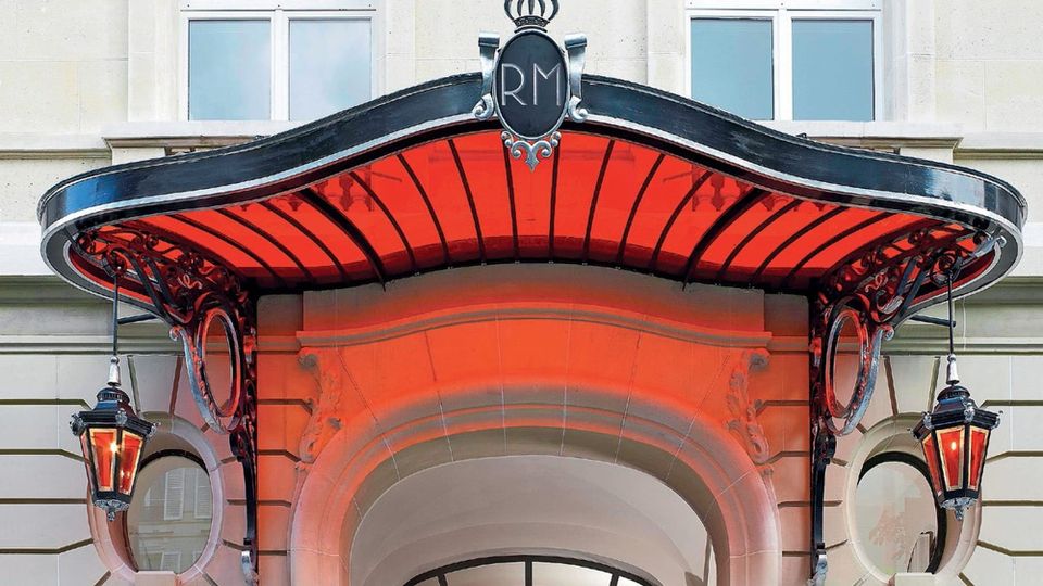 Inside Le Royal Monceau, Philippe Starck's Mirrored Parisian Escape