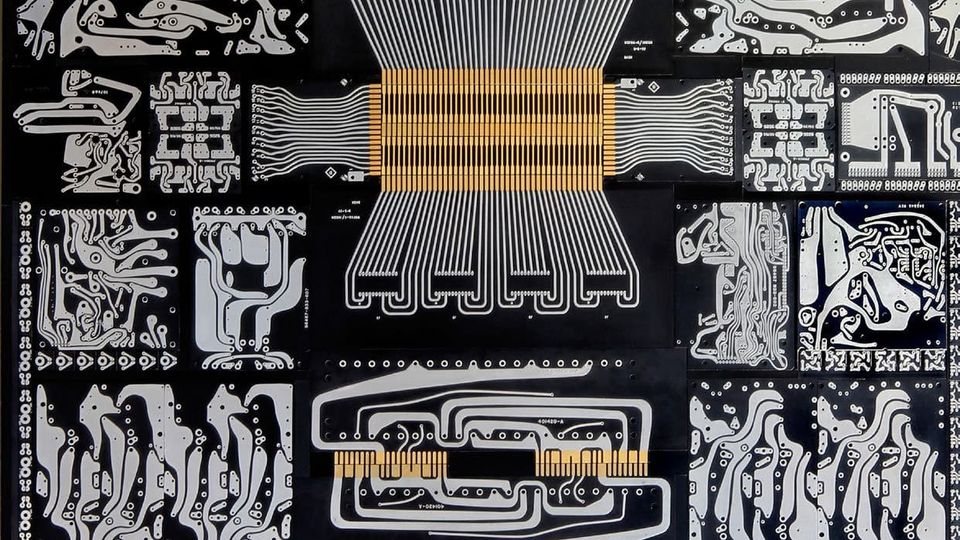 Circuit Wizardry: Sculptor Theo Kamecke Transforms Discarded Electronics into Timeless Works