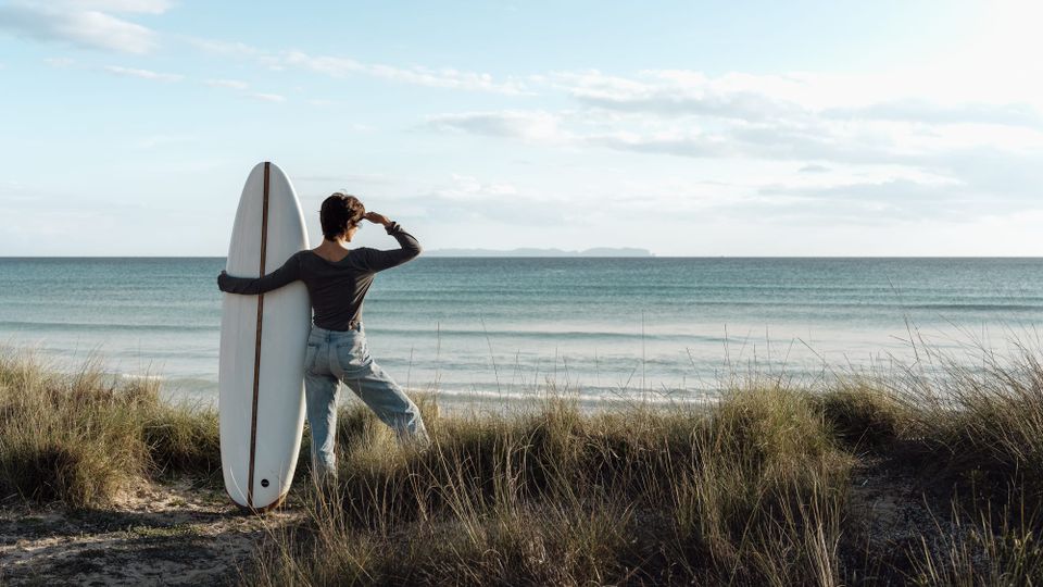 Why We Love Lind's Canvas, the Hypercar of Wave-Free Surfing