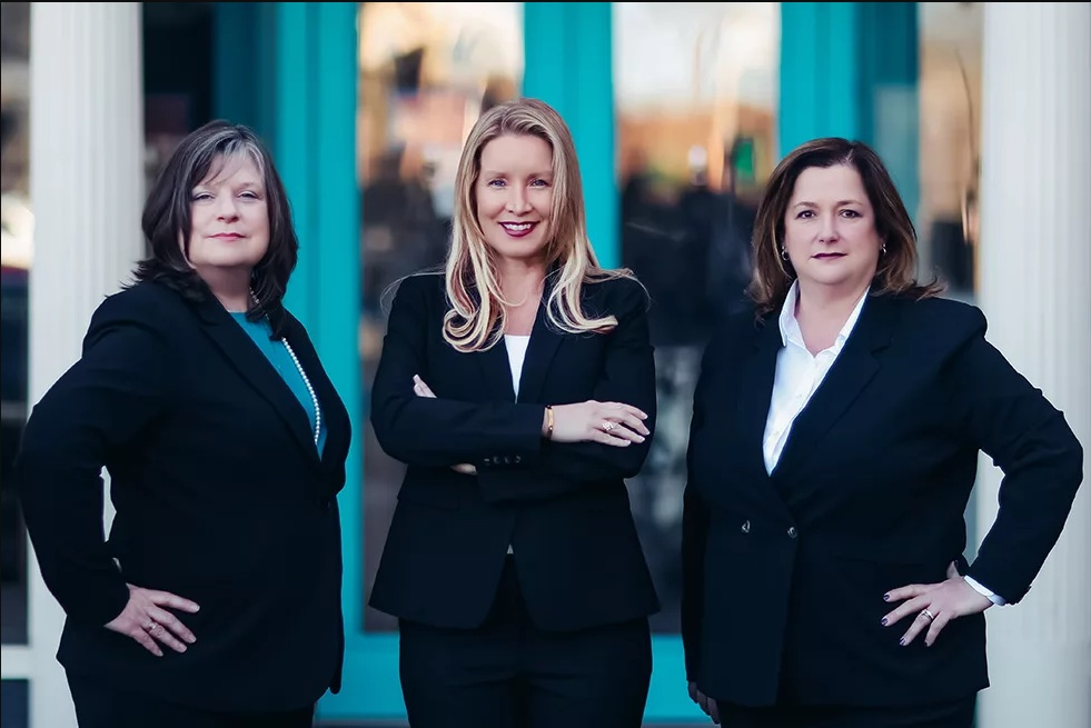 From left: Natalie Edwards, Director of Client Relations; Amy&nbsp;Dunham, Financial Advisor and Partner; and Rhonda Harwell, Director of Operations, Kestra Private Wealth Services