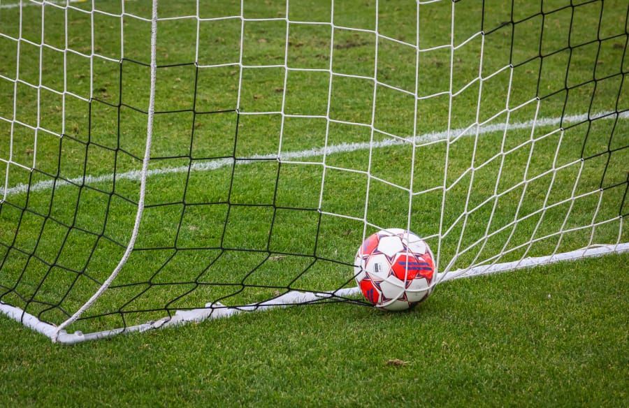 Urðu íslensk íþróttafélög af 3,7 milljörðum króna í fyrra?