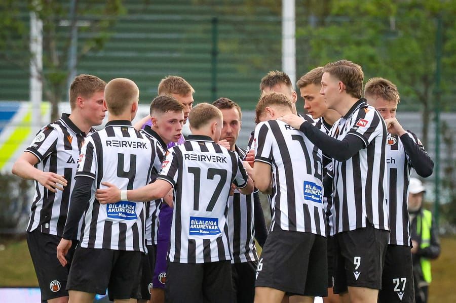 Hverjar yrðu fjárhagslegar afleiðingar af falli KR?